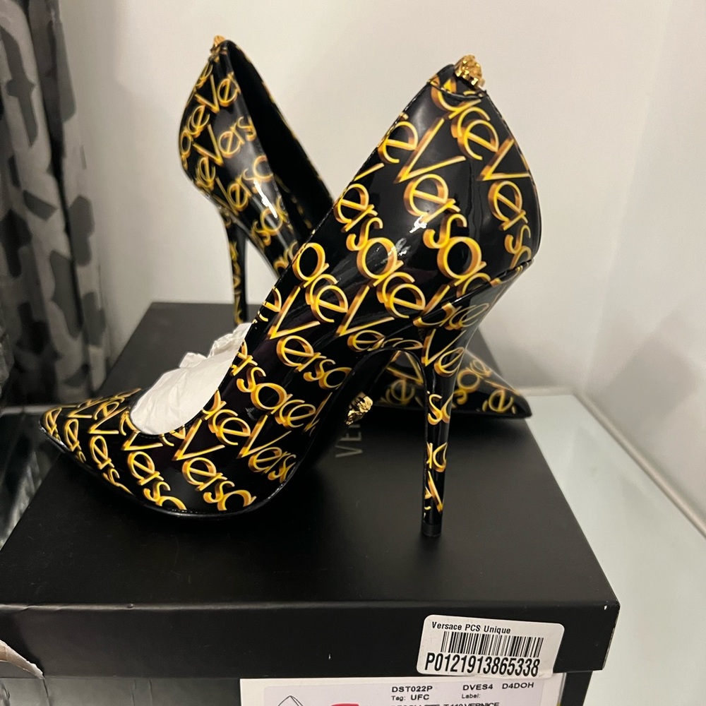 Versace pump heels multi color